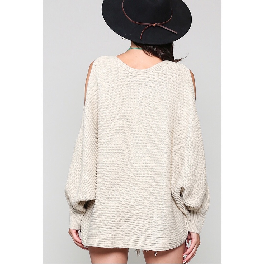 KYEMI • Oversize Cold Shoulder Batwing Sweater - Picture 3 of 5